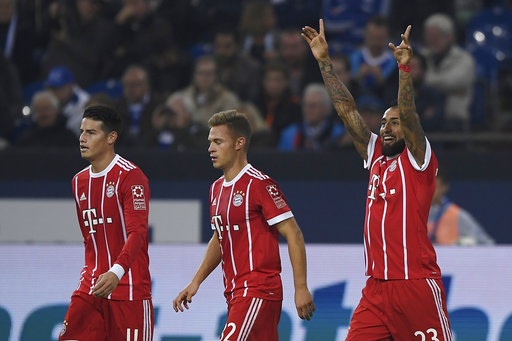 James Rodriguez ghi bàn đầu tiên, Bayern Munich "vùi dập" Schalke - 1 Bayern Munich vùi dập Schalke ngay trên sân khách