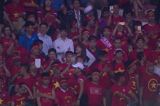 U22 Việt Nam 0-0 U22 Indonesia: Chia điểm đáng tiếc - 12
Cổ động viên Việt Nam có mặt Salayang cổ vũ cho thầy trò HLV Hữu Thắng