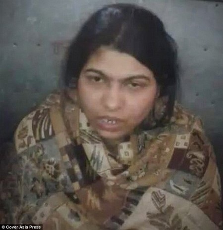 Rita Yadav tức giận vì chồng từ chối “quan hệ” suốt 10 năm và thường xuyên chê cô xấu xí