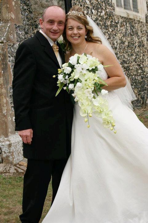 
Kris (bên trái) và Denise (phải) kết hôn năm 1996
