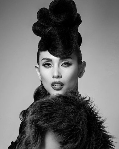 Võ Hoàng Yến đào tạo kỹ năng catwalk cho Hoa hậu Hữu nghị Asean - 1 Á hậu Võ Hoàng Yến trở thành Giám đốc đào tạo catwalk cho các thí sinh.