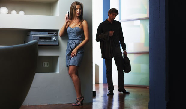 
Chỉ cần để ý một chút, bạn có thể phát hiện nàng có đang lừa dối bạn hay không...
