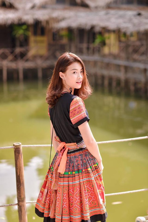 Vòng eo 56 của Ngọc Trinh phải "chào thua" cô gái 21 tuổi này - 10
Ngoại hình xinh đẹp không kém hot girl của nữ sinh Hà thành