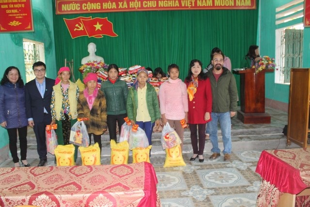 Du học sinh Việt tại Úc tặng quà Tết tới đồng bào vùng cao - 3 Du học sinh Việt tại Úc tặng quà Tết tới đồng bào vùng cao - 3