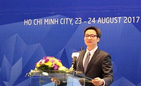 Phó Thủ tướng Vũ Đức Đam phát biểu khai mạc cuộc họp cao cấp lần thứ 7 về y tế và kinh tế