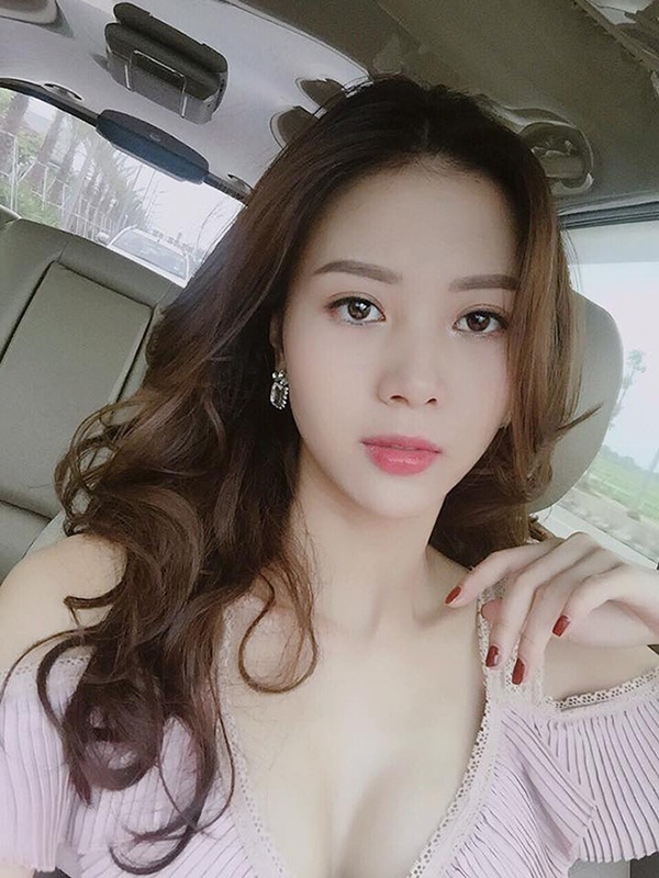 Vũ Ngọc Châm: Từ "bạn gái tin đồn" của Sơn Tùng M-TP đến hot girl "sang chảnh" - 7 Vũ Ngọc Châm: Từ "bạn gái tin đồn" của Sơn Tùng M-TP đến hot girl "sang chảnh" - 7