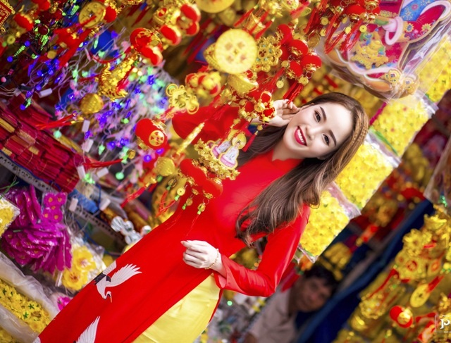 Hoa khôi đất Tây Đô gửi lời chúc năm mới bạn đọc Dân trí - 2 Hoa khôi HSSV Cần Thơ 2015 Vũ Thanh Tú.