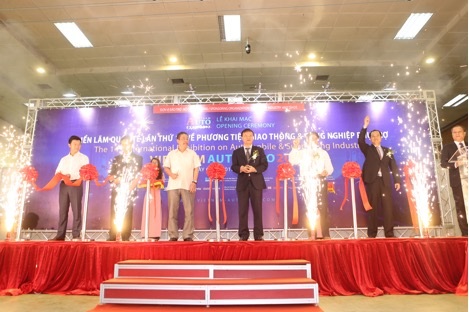 Ô tô Vũ Linh mang những cái "Nhất" tới triển lãm Auto Expo 2017 - 4 Ô tô Vũ Linh mang những cái "Nhất" tới triển lãm Auto Expo 2017 - 4