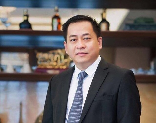 Vũ "nhôm" ôm tiền bỏ trốn; Thầy cúng Vinh Hiển "xù", bỏ cọc Sabeco - 1
Ông Phan Văn Anh Vũ, tức Vũ nhôm đã tẩu tán nhiều tài sản trước khi bỏ trốn.