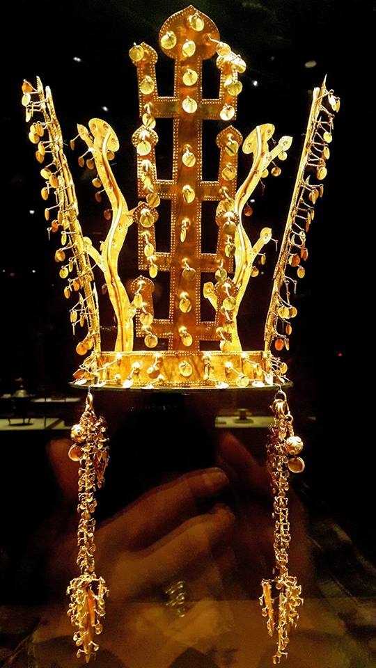 Cận cảnh chiếc vương miện bằng vàng được tạo tác tinh xảo đang trưng bày trong bảo tàng quốc gia Gyeongju.