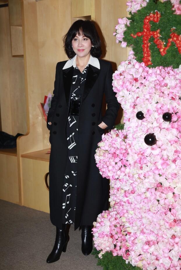 Tạ Đình Phong vắng mặt trong show diễn trở lại của Vương Phi - 14
Lưu Gia Linh tới ủng hộ Vương Phi