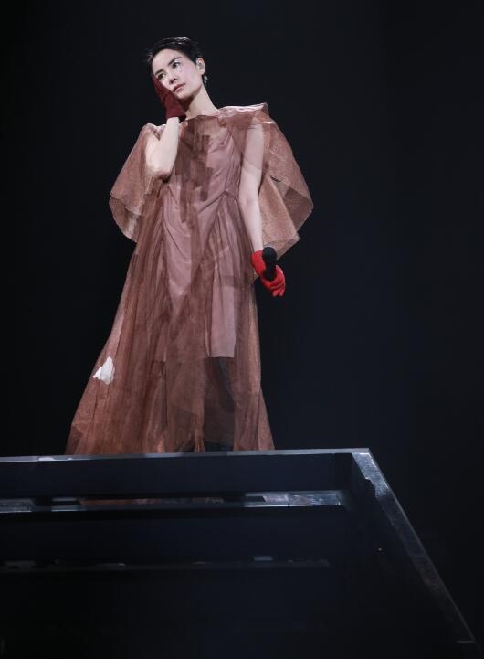 Tạ Đình Phong vắng mặt trong show diễn trở lại của Vương Phi - 2
Vương Phi ấp ủ kế hoạch thực hiện live show năm 2016 sau nhiều năm nghỉ ngơi và đây là tình cảm của cô dành cho người hâm mộ suốt nhiều năm qua.