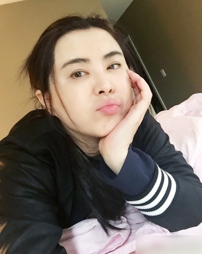 50 tuổi, "ngọc nữ" Vương Tổ Hiền trẻ đẹp như gái đôi mươi - 3
Vương Tổ Hiển đã chia tay hoạt động trong làng giải trí được 15 năm. Cô sống khép kín tại Canada và đôi khi cập nhật cuộc sống bản thân trên trang cá nhân.
