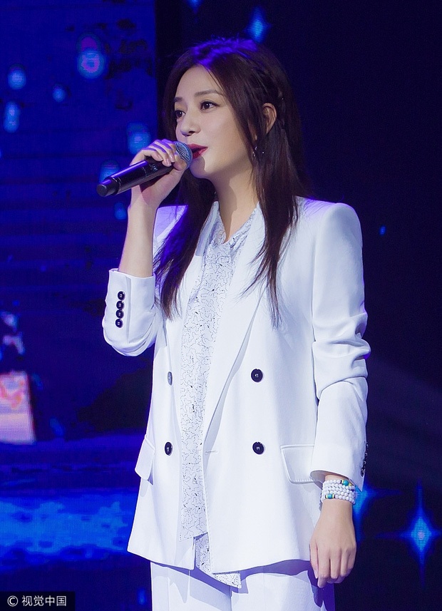 "Én nhỏ" Triệu Vy cuốn hút tại Pháp - 10 "Én nhỏ" Triệu Vy cuốn hút tại Pháp - 10