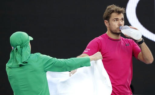 
Wawrinka (phải) trong trận bán kết gặp Federer
