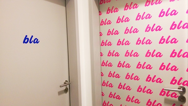 Nhà WC tại một nhà hàng ở Đức dựa theo nguyên tắc “Phụ nữ luôn là những người nói nhiều”.