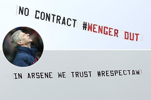 Tiết lộ thú vị về vụ máy bay kéo biểu ngữ ủng hộ Wenger - 1 Hai chiếc máy bay đại chiến trên bầu trời của CĐV Arsenal