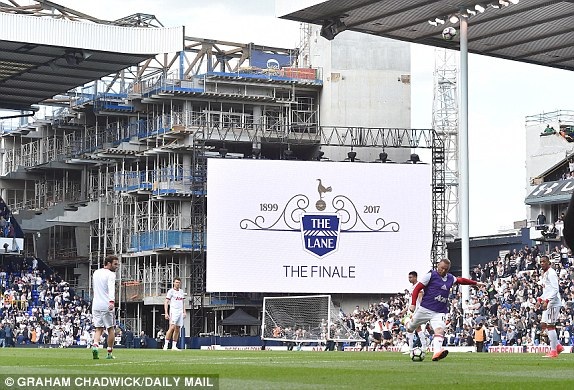 
Từ mùa giải tới Tottenham sẽ chuyển tới sân vận động mới và đội bóng này sẽ chỉ còn một trận đấu cuối cùng trên sân White Hart Lane khi tiếp đón MU ở vòng đấu 37 Premier League.
