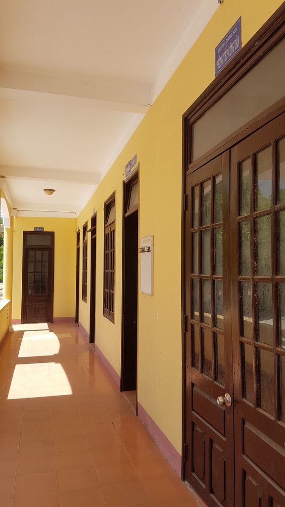 Cán bộ xã đi nghỉ mát trong ngày làm việc, trụ sở xã vắng hoe - 2 Phòng Tiếp công dân cửa đóng then cài khi đang là ngày giữa tuần