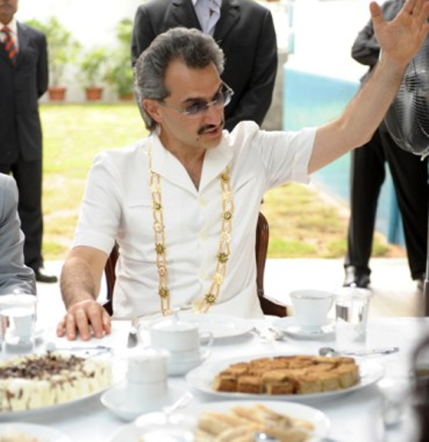 Vén màn cuộc sống "dát vàng" của Hoàng tử xứ Ả rập - 2 Vén màn cuộc sống "dát vàng" của Hoàng tử xứ Ả rập - 2