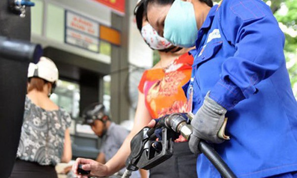 Bộ Tài chính: Không tăng thuế môi trường với xăng dầu sẽ thiệt hại cho quốc gia! - 2 Giá xăng dầu Việt Nam được đánh giá ở mức thấp so với thế giới