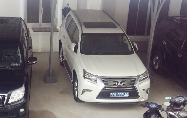 Một trong những chiếc xe mà Công ty Công Lý tặng cho tỉnh Cà Mau vào tháng 3/2016. Hiện tỉnh Cà Mau đã trả lại xe cho công ty sau khi báo chí phản ánh và có ý kiến từ Trung ương.