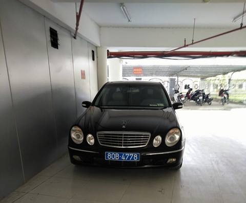 Thành ủy Thanh Hóa có được sử dụng xe biển xanh 80B? - 1 Chiếc xe biển 80B đang được Bí thư Thành ủy TP Thanh Hóa sử dụng