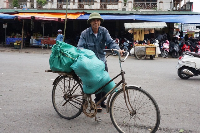Nghề Góp Bạc Lẻ Bằng Xe Đạp 