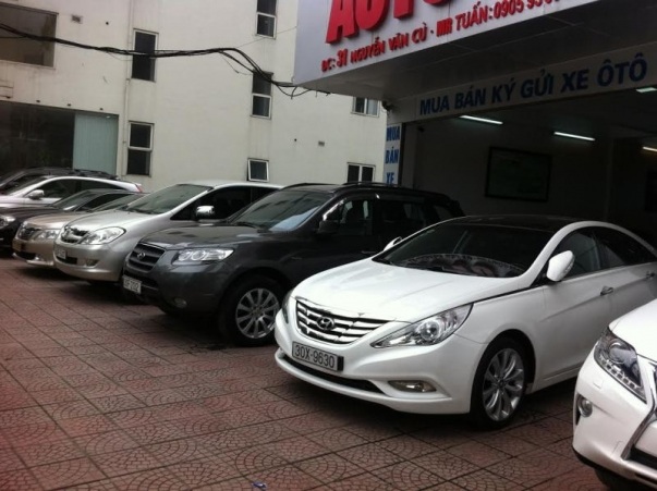 Hết thời tung hoành ngang dọc, ô tô cũ sắp phải vào "khuôn khổ" - 2
Doanh nghiệp buôn xe cũ thường không có phụ tùng, linh kiện chính hãng của nhà sản xuất