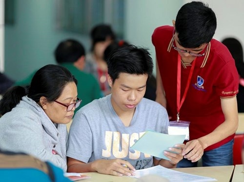 Tuyển sinh ĐH, CĐ 2017: Điểm chuẩn chỉ tăng ở các trường tốp trên? - 1 Điểm chuẩn các trường tốp đầu tăng là điều bình thường trong tuyển sinh.