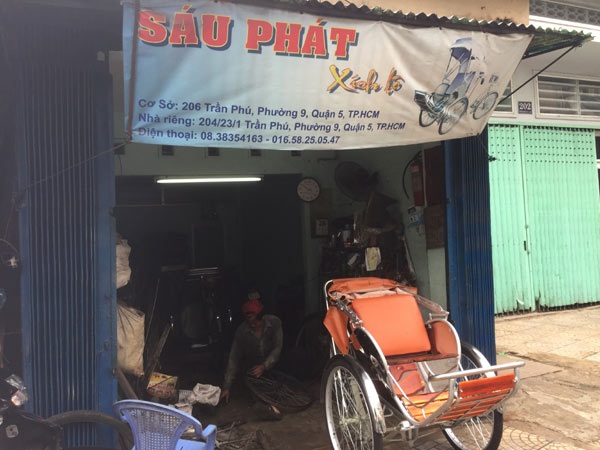 Người đàn ông kể về thời hưởng 'lộc trời' ở Sài Gòn - 1
Tiệm sửa xích lô của ông Hồ Tấn Phát.