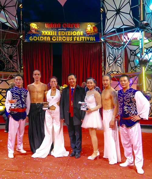 Liên hoan Xiếc quốc tế Golden Circus đã khép lại trong tình hữu nghị của những nghệ sĩ xiếc quốc tế.