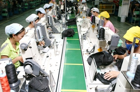 68% công nhân nữ bị nhiễm khuẩn đường sinh sản - 1 Chăm sóc sức khỏe sinh sản sẽ góp phần tăng năng suất lao động, tăng chất lượng dân số