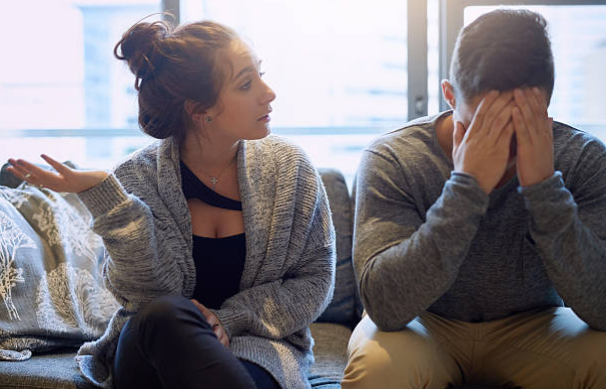 Con gái có bầu, nhà gái cậy giàu còn đòi ra yêu sách - 1 Con gái có bầu, nhà gái cậy giàu còn đòi ra yêu sách - 1