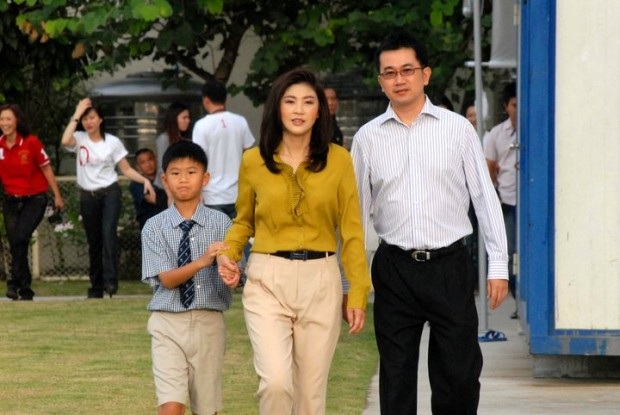 Cuộc đời thăng trầm của cựu Thủ tướng Thái Lan Yingluck - 4 Năm 1995, bà Yingluck kết hôn với doanh nhân Anusorn Amornchat, lãnh đạo Tập đoàn M-Link Asia chuyên cung cấp điện thoại di động và các phụ kiện. Cả hai đã có một con trai. (Ảnh: CBC)