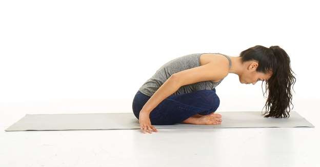 Những tư thế yoga giúp đẩy lùi chấn thương chạy bộ - 2 Những tư thế yoga giúp đẩy lùi chấn thương chạy bộ - 2
