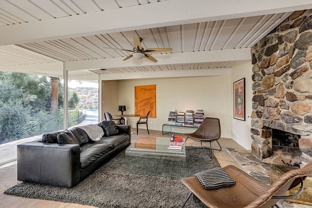 
Zsa có rất nhiều nhà sang trọng, năm 2013 bà đã bán 1 căn nhà khác giá 13 triệu đô la Mỹ
