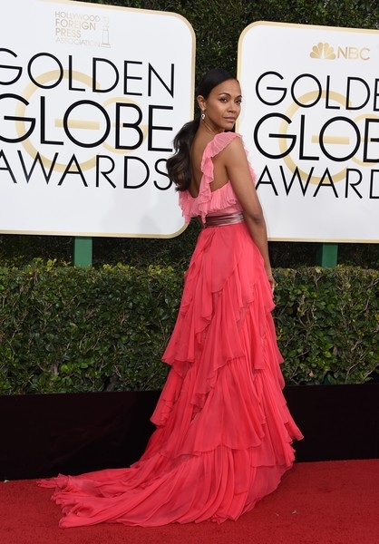 Dập dìu kiều nữ trên thảm đỏ lễ trao giải Quả Cầu Vàng - 51
Zoe Saldana diện bộ váy nhiều lớp màu hồng rực