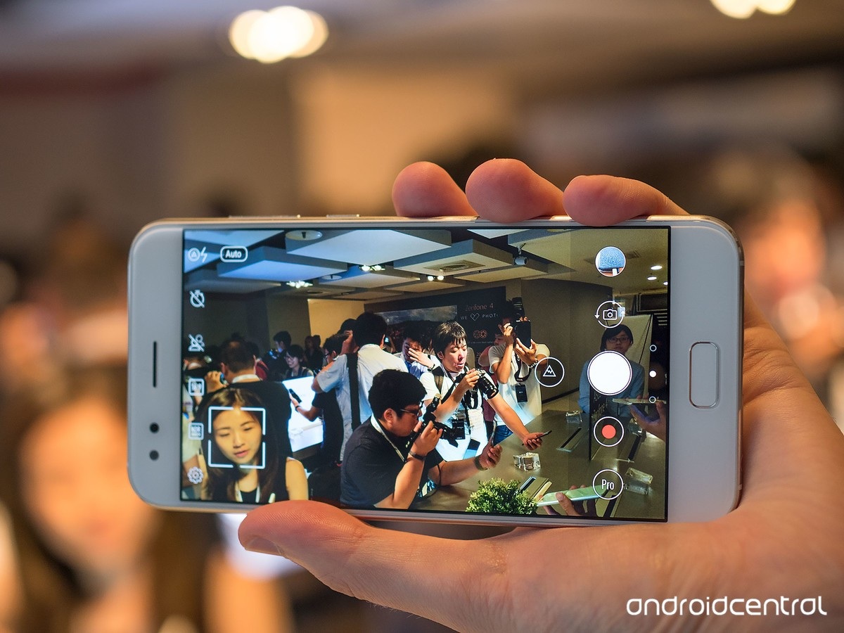 Asus chính thức ra mắt dòng sản phẩm Zenfone 4 có camera kép - 1