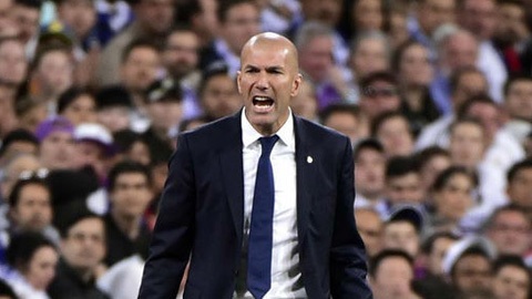 Thua Barcelona, HLV Zidane chỉ trích học trò kém thông minh - 1 HLV Zidane thất vọng vì học trò quá... dại trước Barcelona