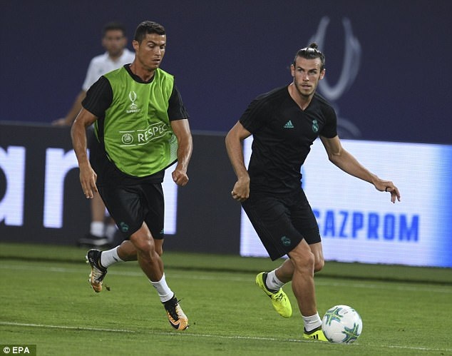 
Bale và Ronaldo trong buổi tập ngày hôm qua
