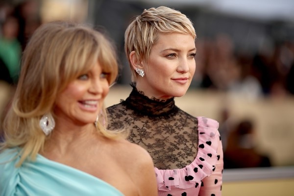 Niclole Kidman giành thêm giải lớn - 8
Xuất hiện tại lễ trao giải SAG còn có nữ diễn viên Kate Hudson và mẹ Goldie Hawn