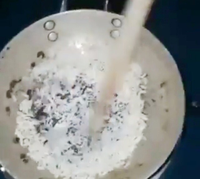 Người tung tin “gạo cao su” trên Facebook vẫn chưa nộp phạt - 1 Hình ảnh gạo trước đó đăng trên Facebook, nay đã được gỡ xuống.