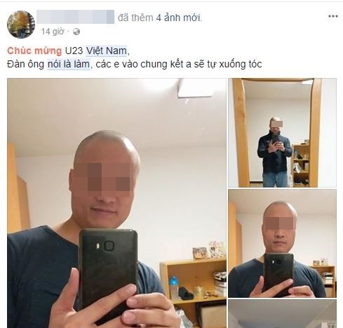 Một cổ động viên khoe chiến tích của mình với bạn bè