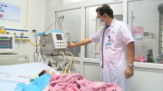 Công an vào cuộc vụ bé gái tử vong do tiêm nhầm kali đường uống - 1 Bé Tr. những ngày nằm viện Xanhpon