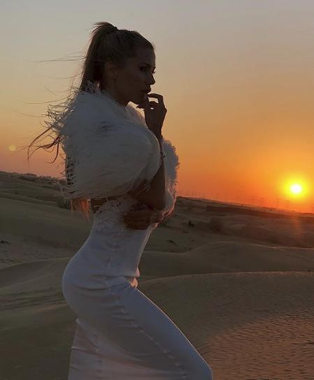 Chiêm ngưỡng vẻ đẹp của cựu người mẫu Playboy đang “phải lòng” Fellaini - 3 … và là một gương mặt cực kì đắt show