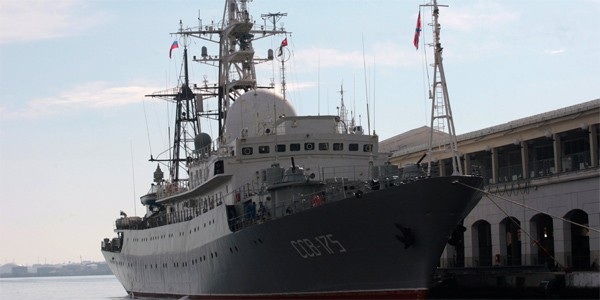 
Tàu do thám Nga Viktor Leonov SSV-175 đậu tại một cảng Havana năm 2014. (Ảnh: Reuters)
