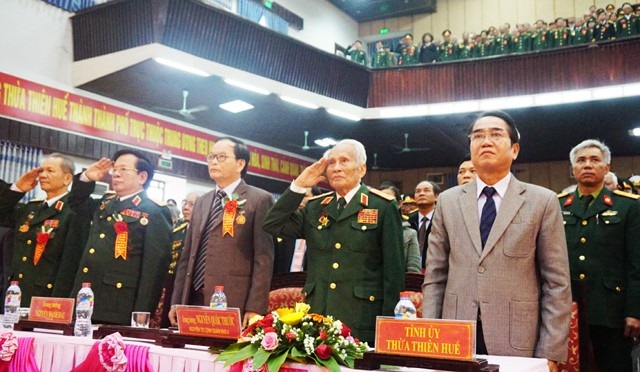 Mít tinh trọng thể kỉ niệm 50 năm tổng tiến công nổi dậy Xuân Mậu Thân - 2 Tham dự lễ mít tinh có nhiều tướng lĩnh quân đội, lãnh đạo các tỉnh Quân khu 4