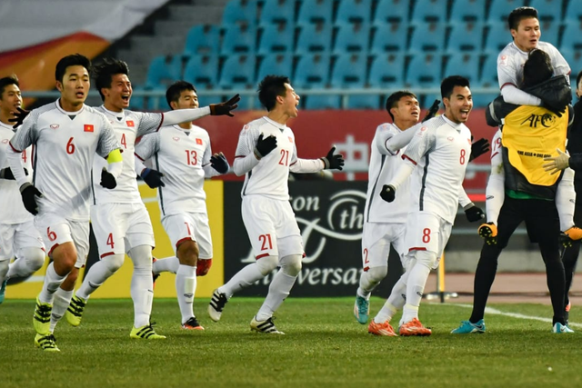 Thầy trò U23 Việt Nam vào đề Văn lớp 12 - 1
Các chàng trai trong tuyển U23 đang đưa đến cảm hứng bất tận cho hàng triệu trái tim (ảnh minh họa)