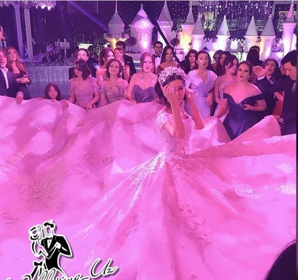 Đám cưới xa hoa như cổ tích của cháu gái tỷ phú Uzbekistan - 8 Đám cưới xa hoa như cổ tích của cháu gái tỷ phú Uzbekistan - 8